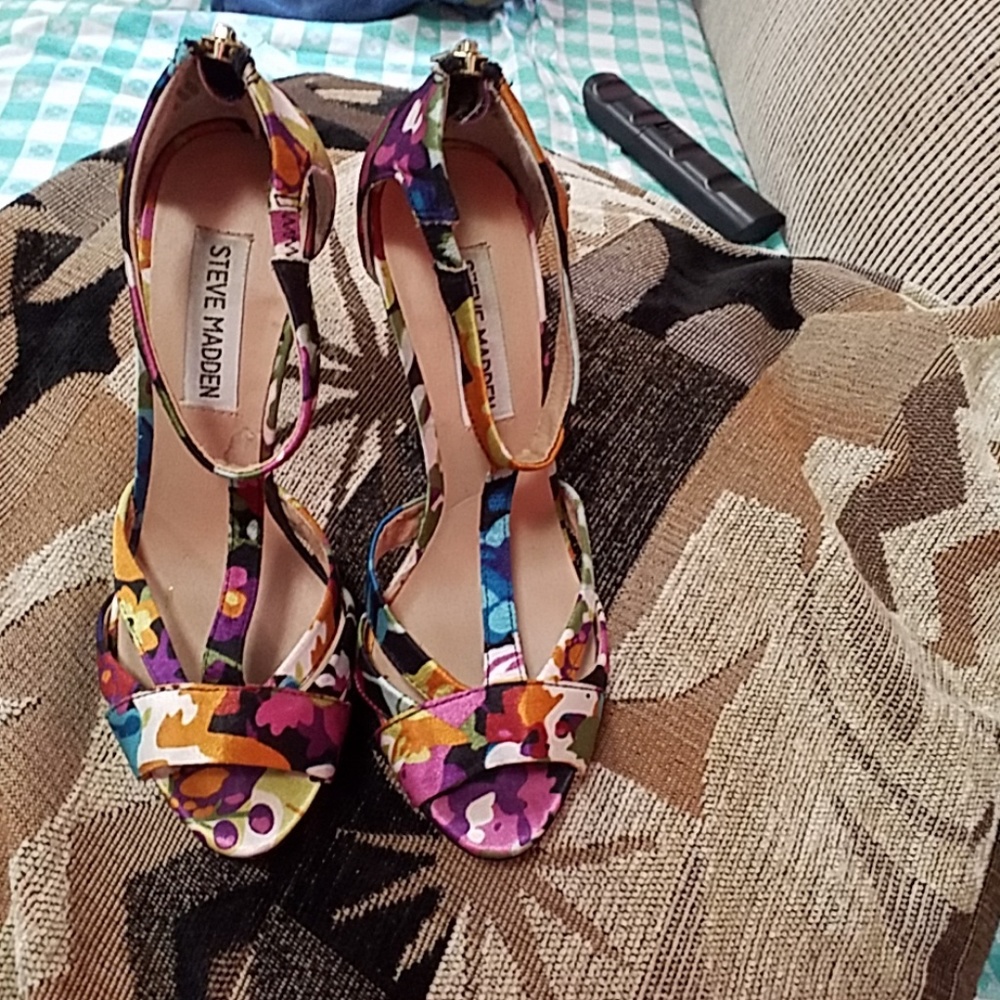 Heels - Picture 1 of 3